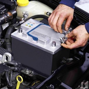 Empresas que reciclam baterias automotivas usadas
