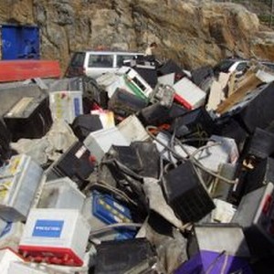 Empresas que reciclam baterias automotivas usadas