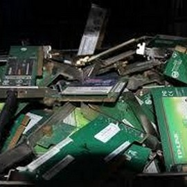 Empresa que compra lixo eletrônico